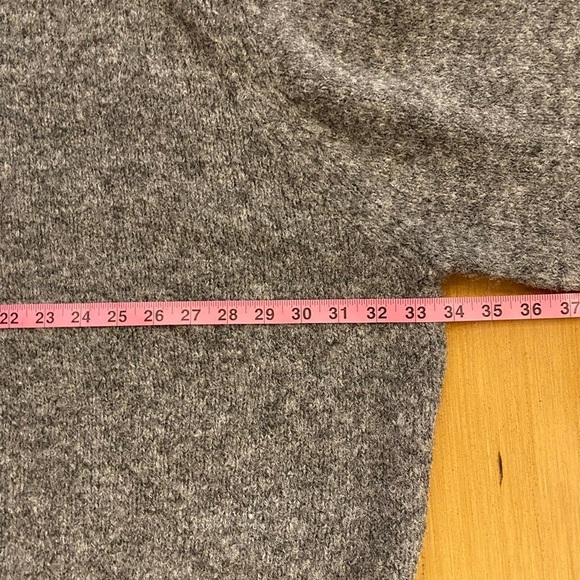 H&M Women’s Oversized Pullover V-Neck Sweater Gray XL-XXL - Picture 5 of 11